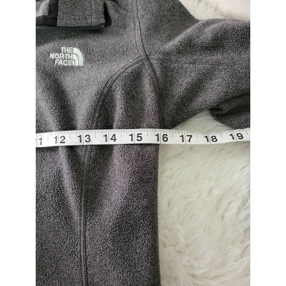 The North Face Womens Pullover Fleece Sweatshirt Gray 1/4 Zip Long Sleev… - Picture 3 of 7